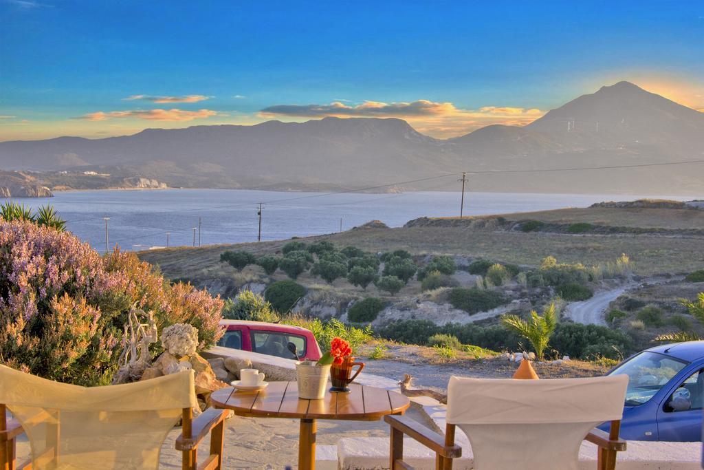 Margaritari Studios Milos Адамас Номер фото